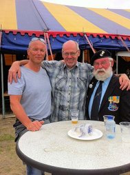Drie generaties goederenbeheerders. Links Jan van Werkhoven, midden Hans Melkert.