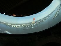 Deel van het 360° beeldscherm in de westelijke geschuttoren