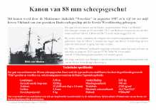Informatiebord kanon van 88 mm scheepsgeschut